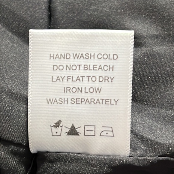 LOVERS + FRIENDS || 🔥HOST PICK🔥Silver & Black Metallic Puffer Jacket. Sz. XL - Picture 16 of 17